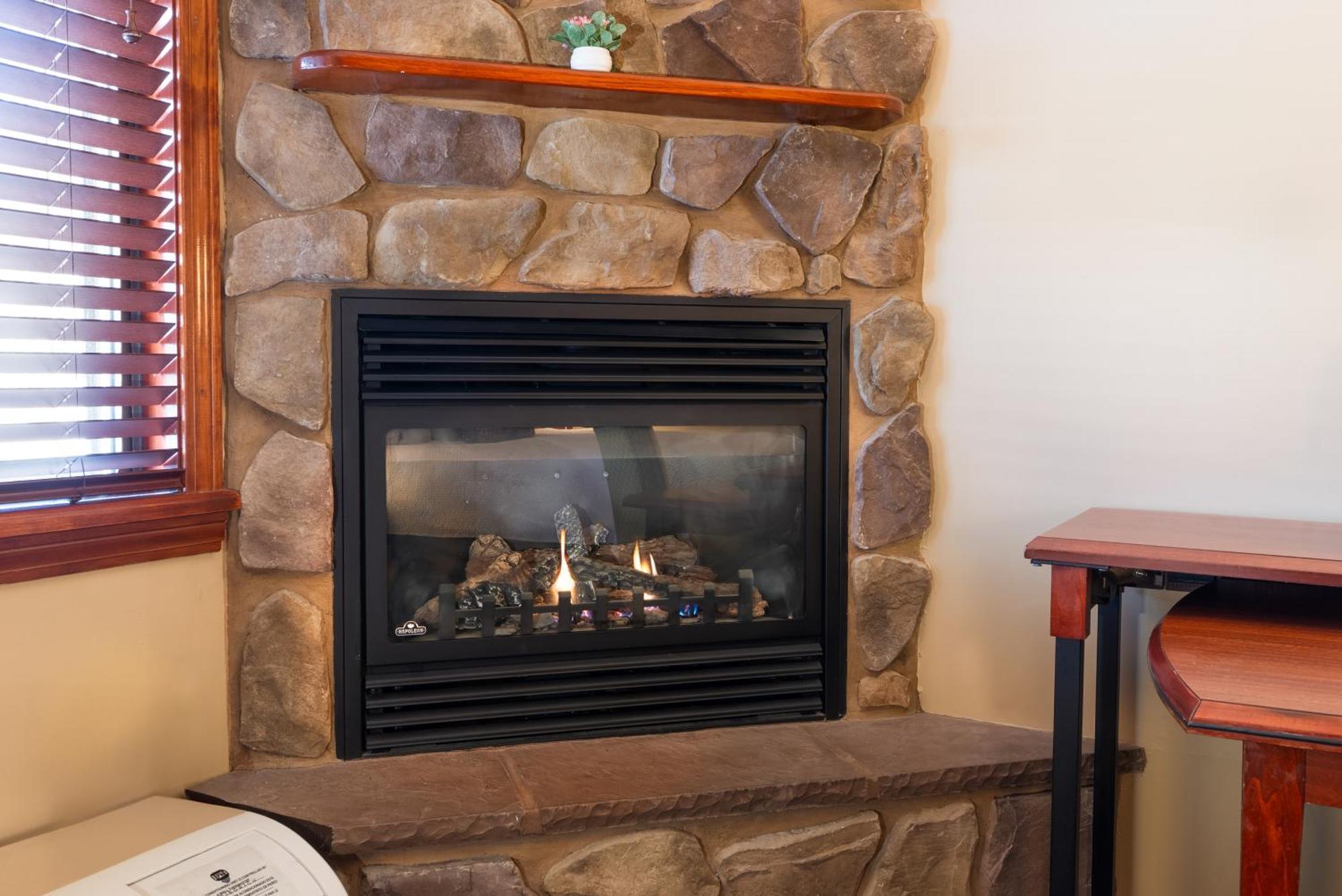 Fireside Inn & Suites West Lebanon Bagian luar foto